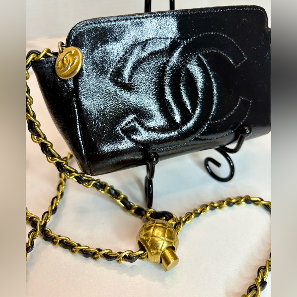 CHANEL CC Vintage POUCH, unbranded chain strap included